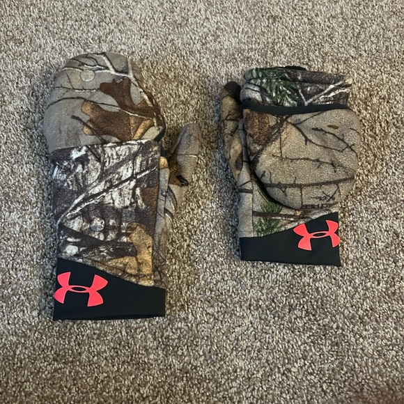 Under Armour Mittens - Picture 4 of 6